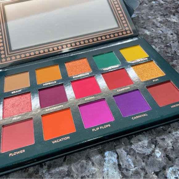 Ace Beauté Nostalgia Palette / New in Box / Boutique - Picture 7 of 9